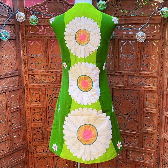 SOLD Alice Barkcloth Daisy Explosion Midi Dress - Picture 3 of 8